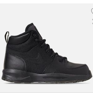 Nike Manoa boots